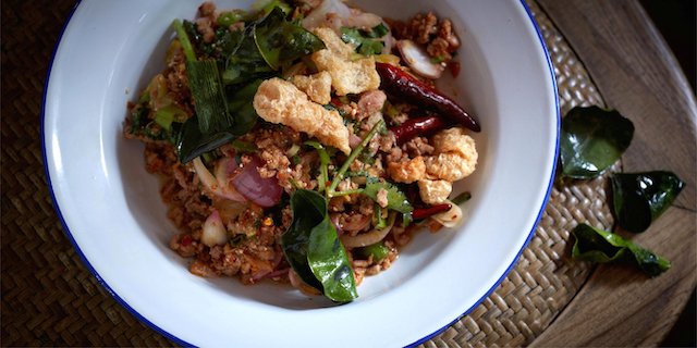  Spicy Herbs Leaf Fried Sliced Pork