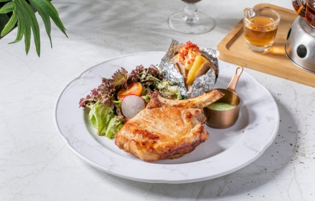 西班牙黑毛豬鞍架