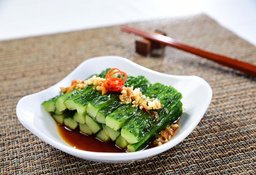 手拍青瓜拼雲耳(小食)