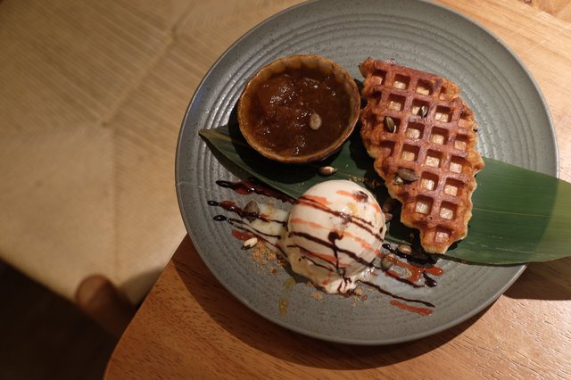 朱古力華夫餅配雪糕